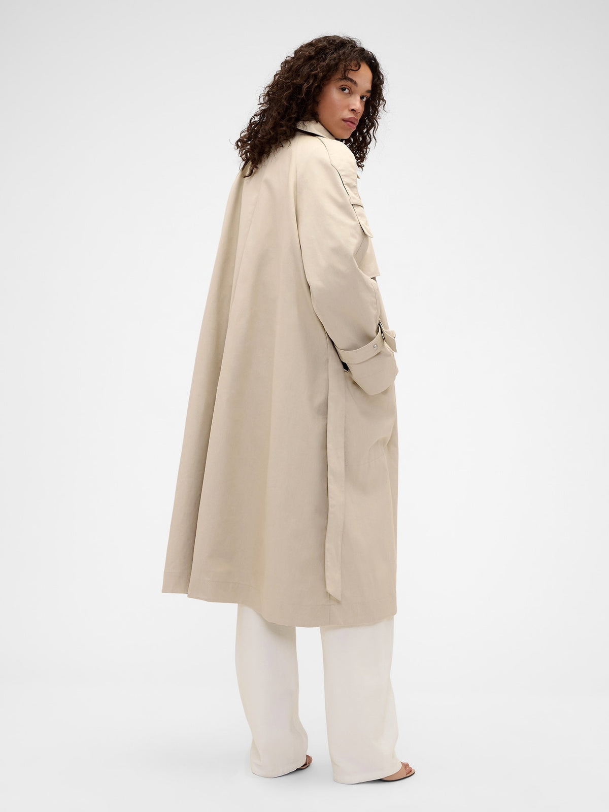 Ekru Gap × Victoria Beckham Trençkot