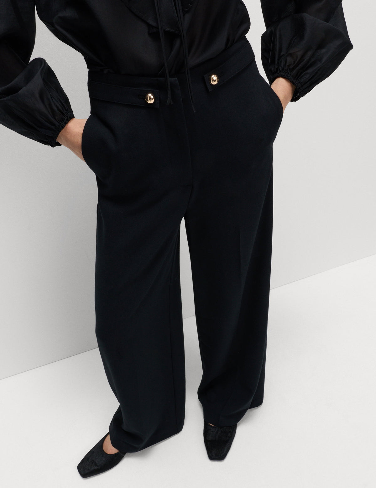 Detaylı Geniş Paça Pantolon