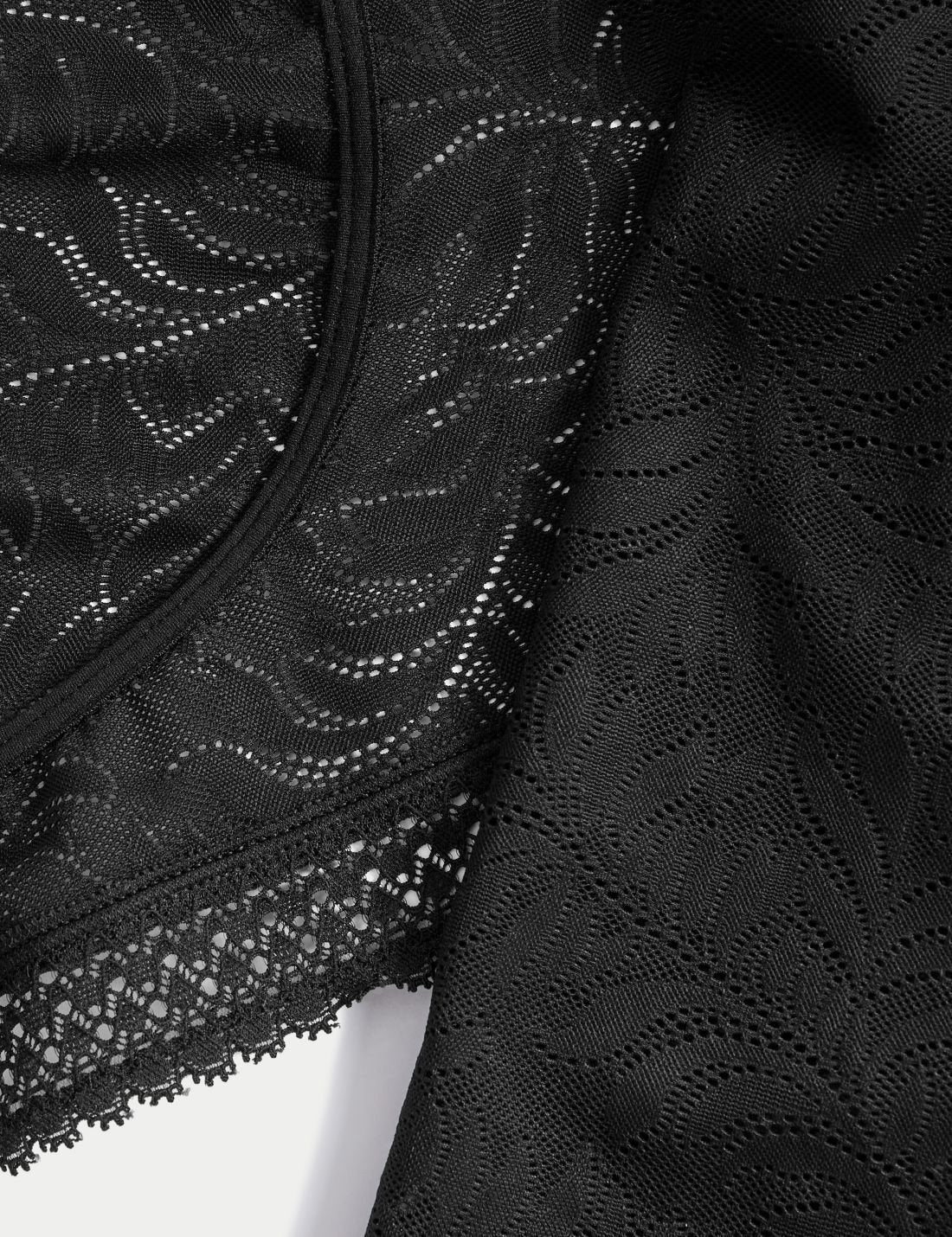 Flexifit™ Düşük Sıkılıkta Dantel Detaylı Bolero