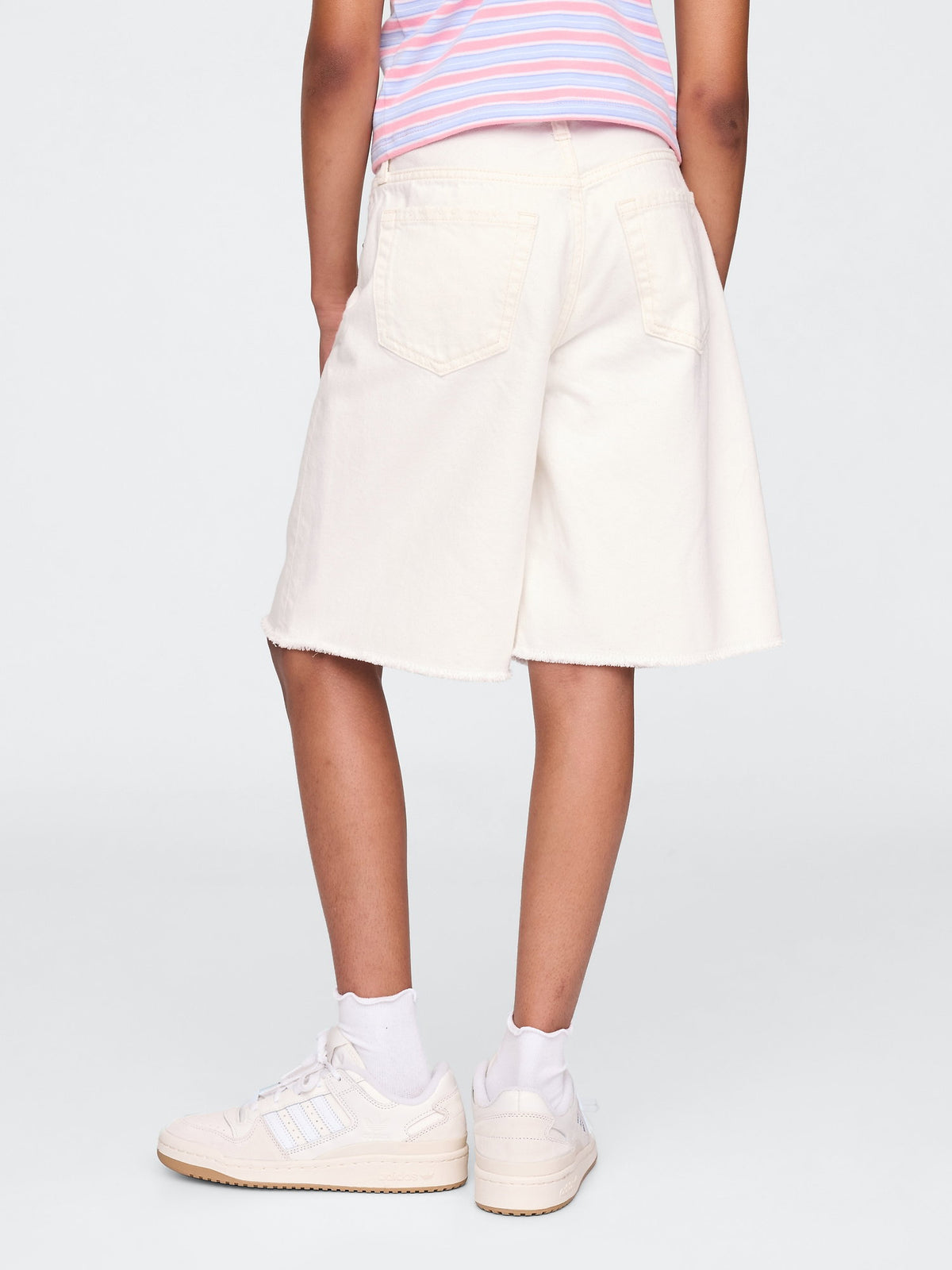Kırık Beyaz Mid Rise Longline Denim Şort
