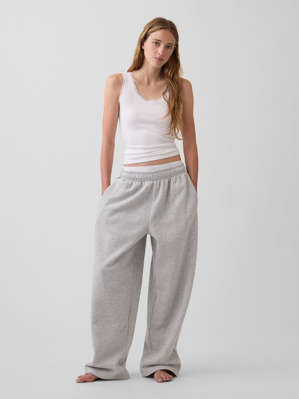 Beyaz Mini Fitilli Dantel Detaylı Askılı Pijama Üstü