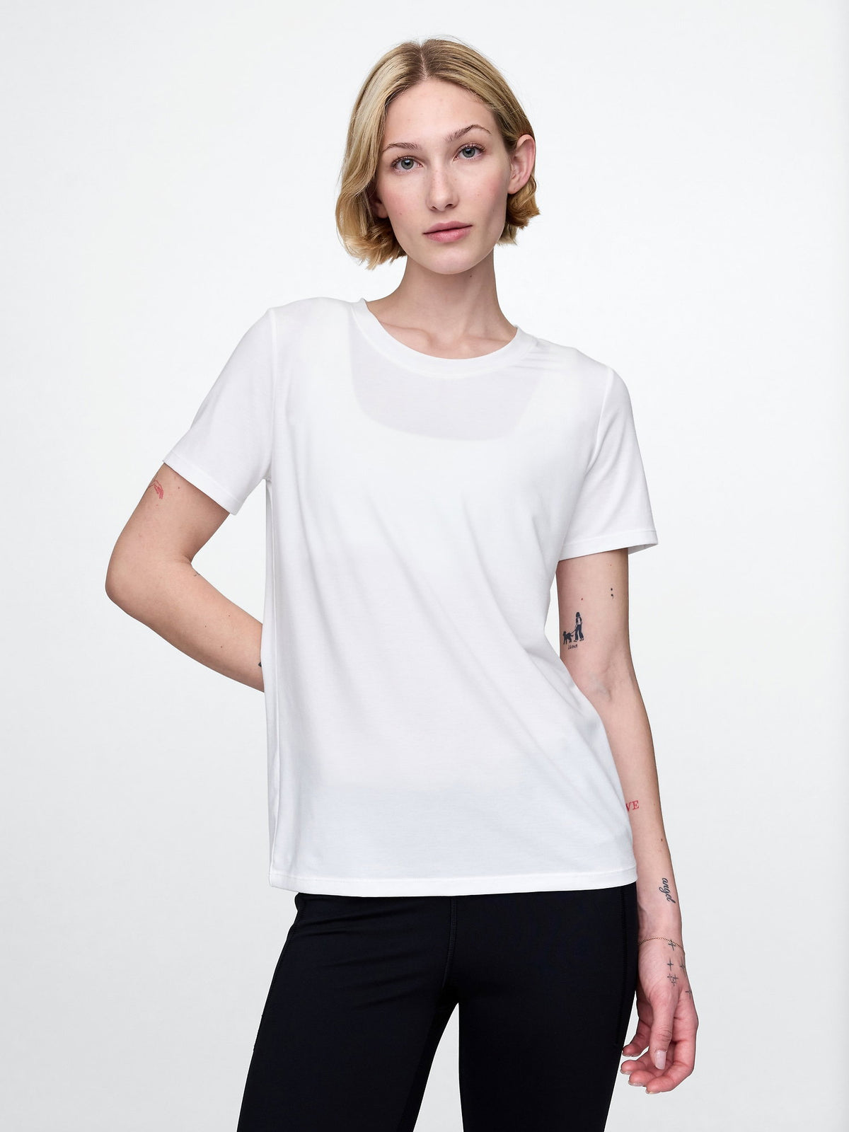 Beyaz Gapfit Breathe T-shirt