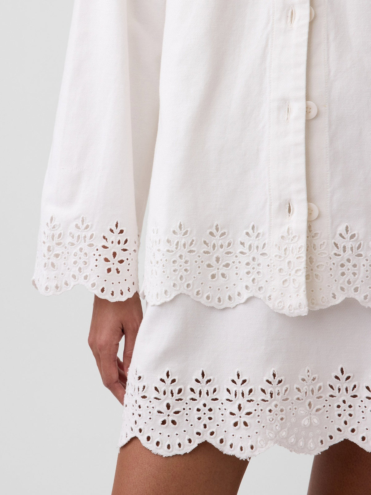 Beyaz Eyelet Hem Relaxed Gömlek Ceket