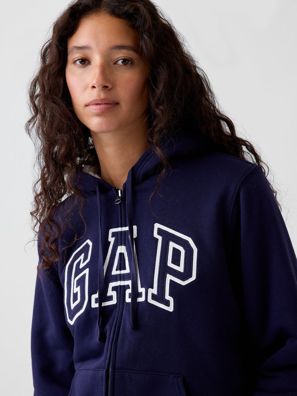 Kırık Beyaz Relaxed Gap Logo Sherpa-astarlı Fermuarlı Sweatshirt