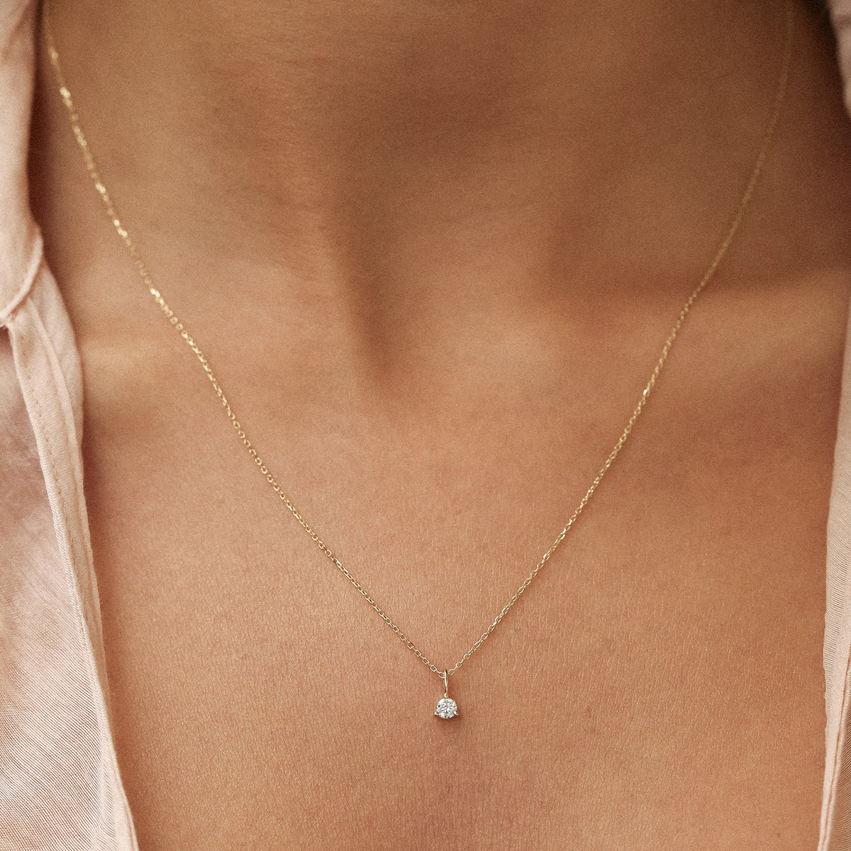Dainty Tek Taşlı Altın Kolye
