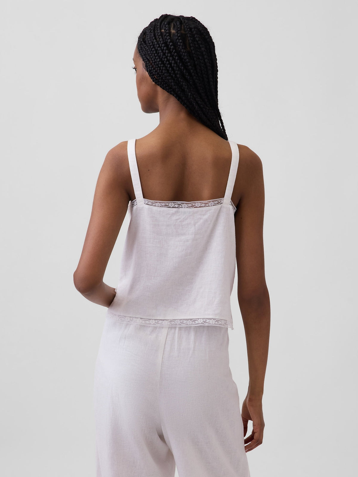 Beyaz Keten Karışımlı Pintuck Kısa Askılı Pijama Üstü