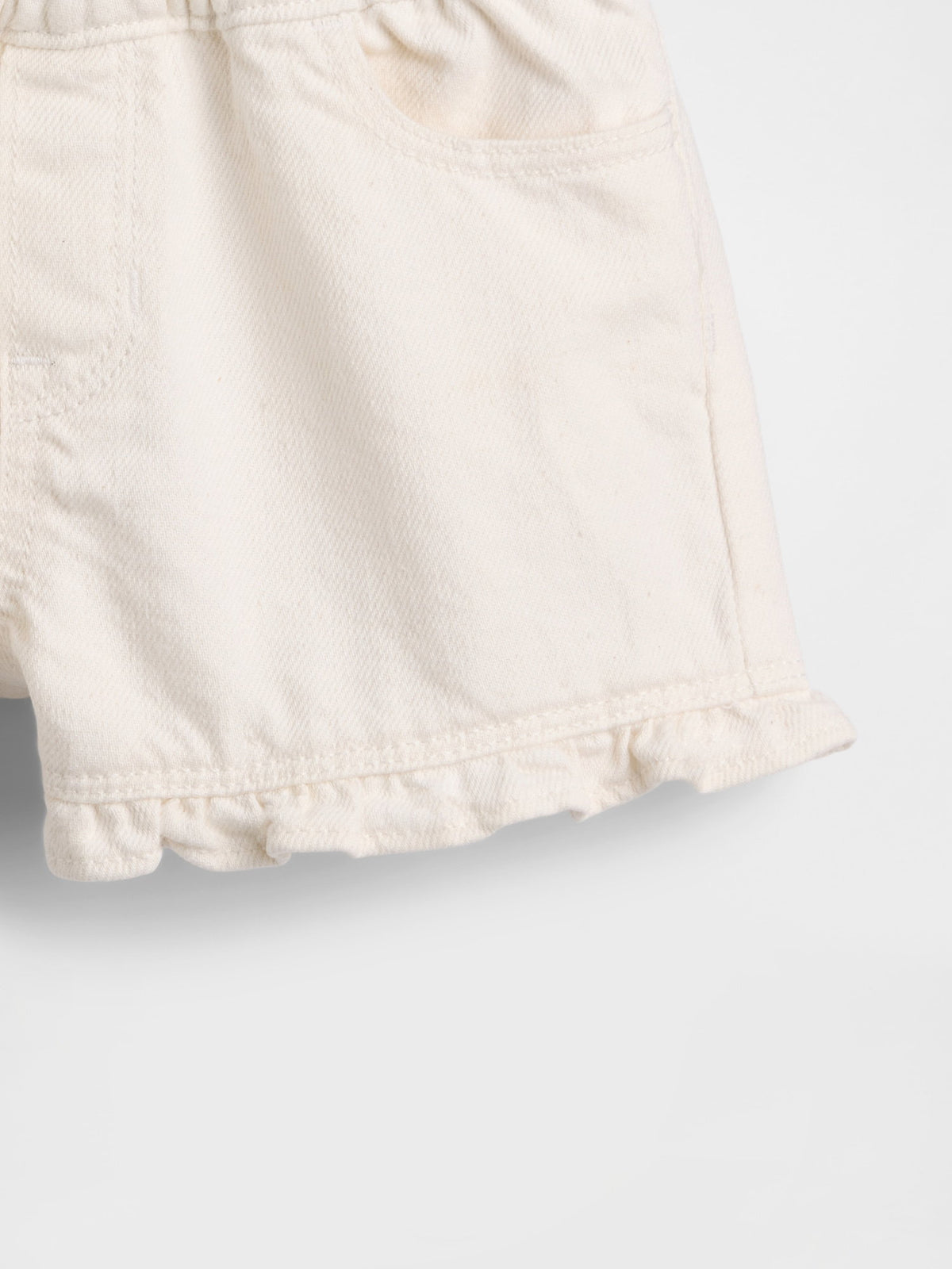Beyaz Denim Stride Pull-on Fırfır Şort