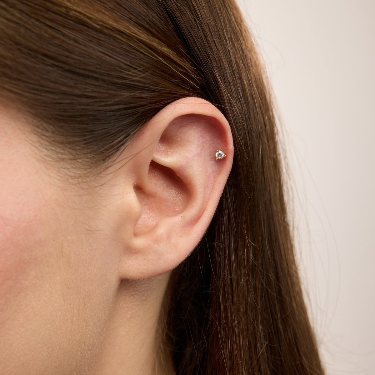 Dot Tek Taşlı Altın Kulak Piercing