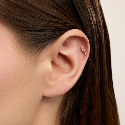 Zigzag Figürlü Dört Taşlı Altın Kulak Piercing