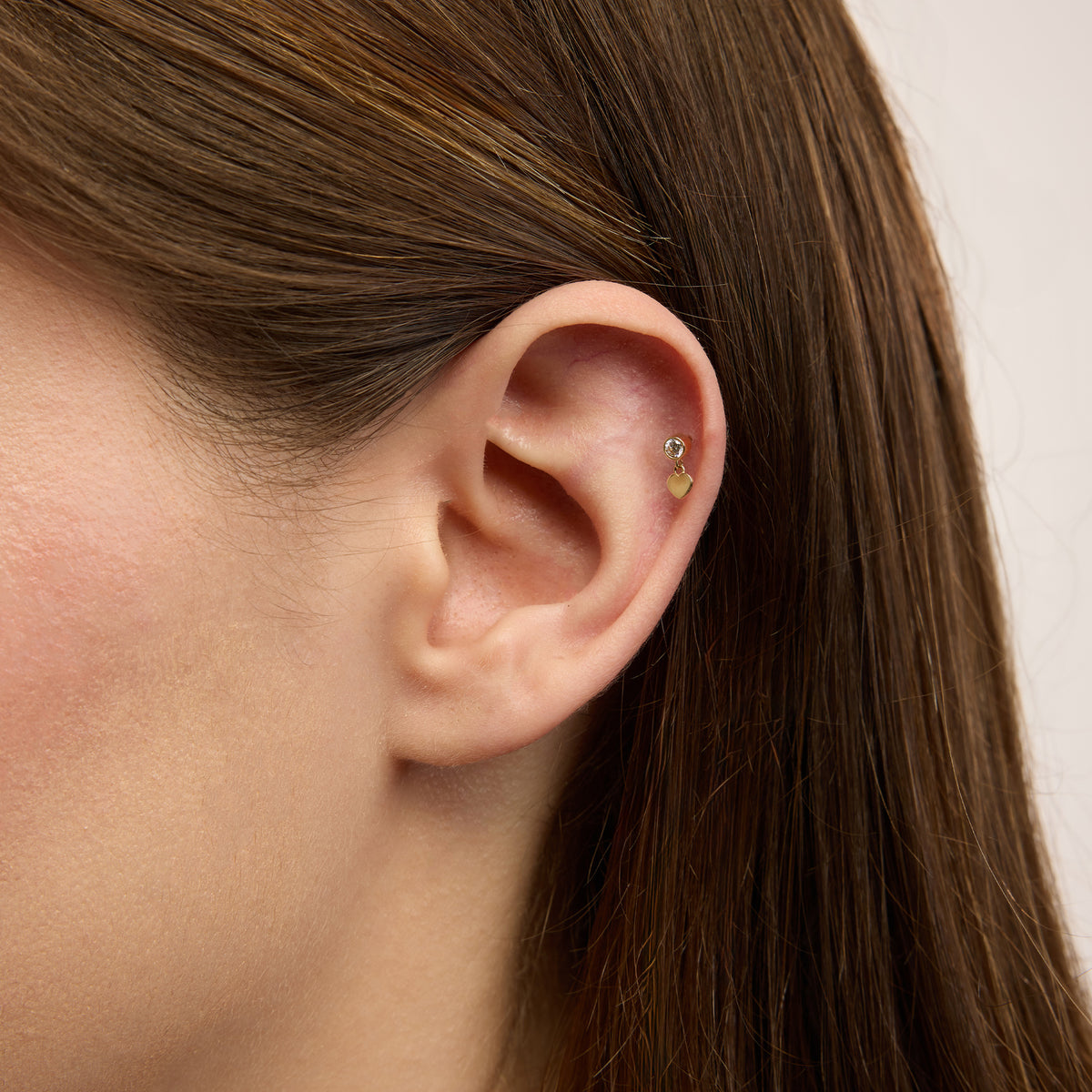 Heartdrop Sallantılı Kalp Figürlü Tek Taşlı Altın Kulak Piercing