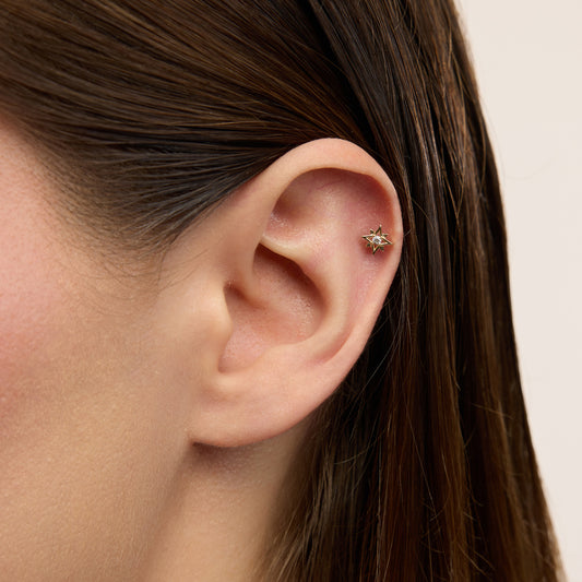 Rosario Kuzey Yıldızı Figürlü Ortası Taşlı Altın Kulak Piercing