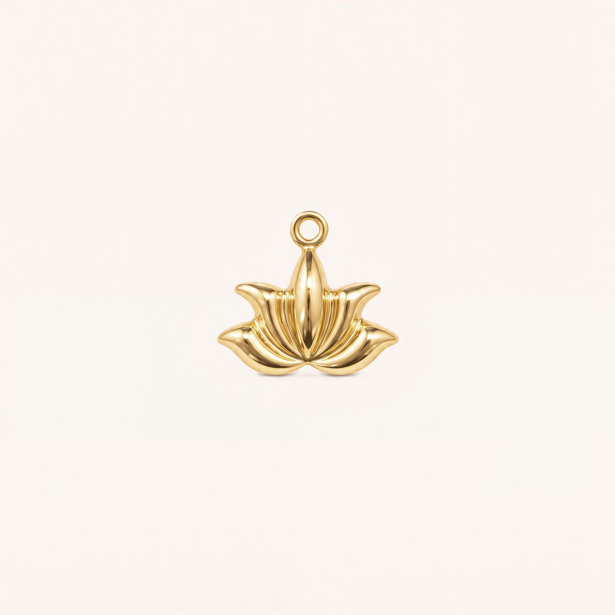 Sacred Lotus Lotus Figürlü Altın Charm