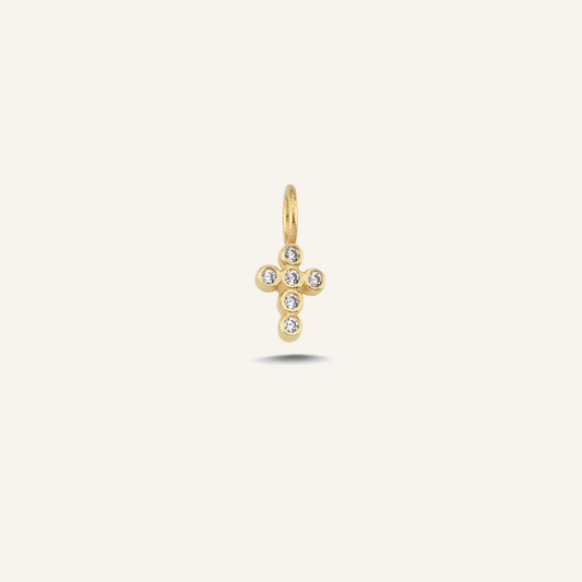 Shine Cross Haç Motifli Taşlı Altın Charm
