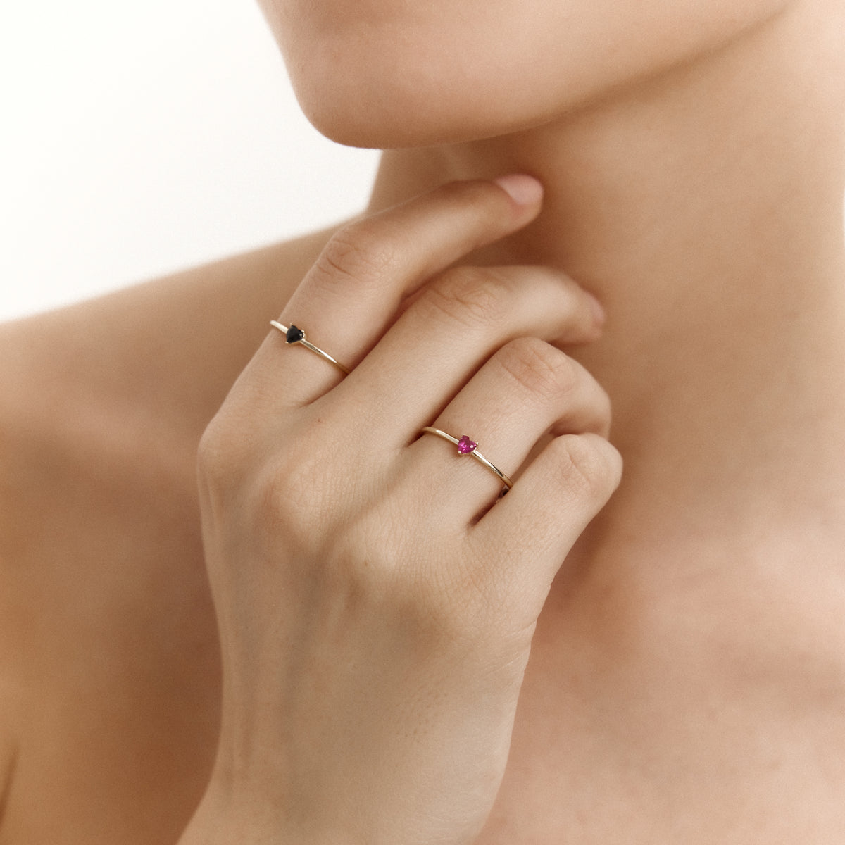 Subtle Plum Love Yakut Renk Kalp Kesim Taşlı Altın Yu¨zu¨k