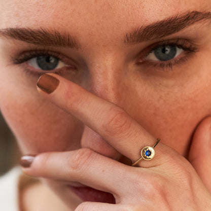 Nebula Safir Mavisi Renk Taşlı Altın Yüzük